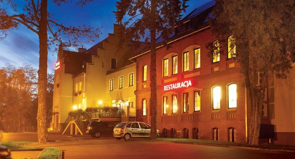 Hotel Niemcza Wino & Spa Buitenkant foto