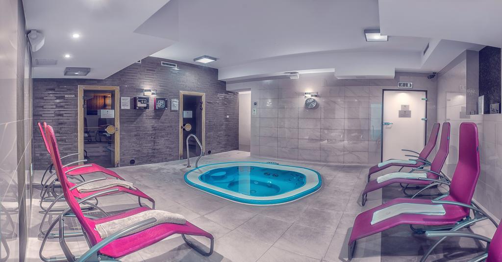 Hotel Niemcza Wino & Spa Buitenkant foto