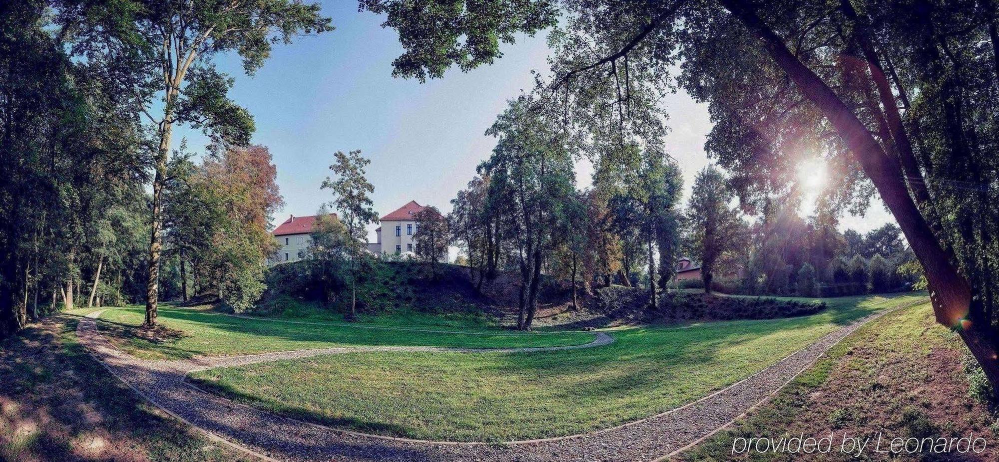 Hotel Niemcza Wino & Spa Buitenkant foto